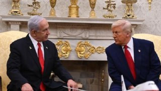 أكسيوس عن مسؤولين أمريكيين وإسرائيليين: ترمب ضغط على نتنياهو لتغيير مساره في غزة وسوريا، وأن يكون شريكا أفضل في تطبيق اتفاق السلام. نتنياهو طلب من ترم...