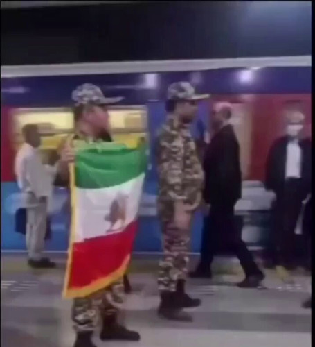 3IOPXUezIKiSPT4j.jpg