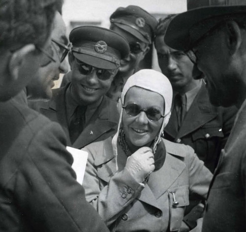 G7KbcAyWAAEvq69.jpg