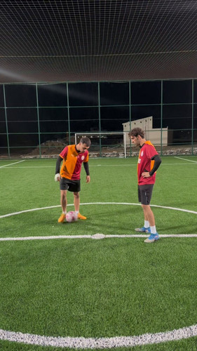 yTauGEy ROlYE91o.jpg