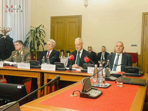 592564794 1231625005451366 2371785518879644863 n.jpg?stp=dst jpg s720x720 tt6& nc cat=106&ccb=1 7& n.jpg