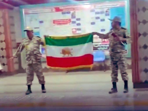 G7DW5I8aAAAxdxR.jpg