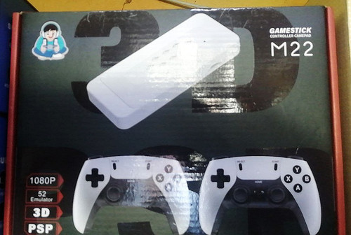 M22-pic1-box_package-Emuelec-S905MB.jpg