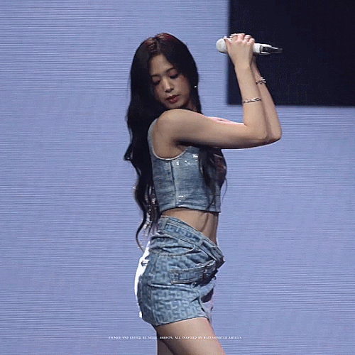 AhyeonJeansBaddie7.gif