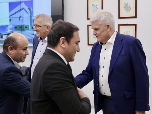 593448259 1378298580329787 7690399492196426863 n.jpg?stp=cp6 dst jpg s590x590 tt6& nc cat=107&ccb=1 .jpg