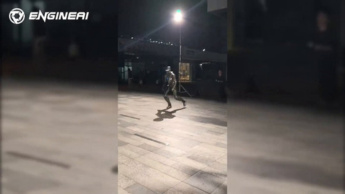 0EAe2XF xguVqiew.jpg