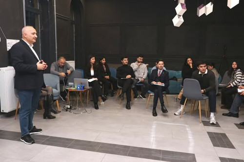 593285152 1264719332361555 3945177976808080968 n.jpg?stp=dst jpg s590x590 tt6& nc cat=110& nc cb=99b.jpg