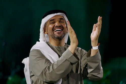 G7AJgT7bAAISFpH.jpg