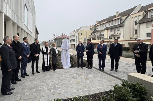 593586980 1450461693748551 3796443977742041186 n.jpg?stp=cp6 dst jpg s590x590 tt6& nc cat=104&ccb=1 .jpg