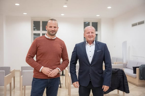 592097258 1380945956734131 193879484150795547 n.jpg?stp=dst jpg s590x590 tt6& nc cat=102&ccb=1 7& nc.jpg