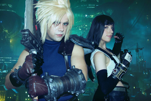 FF7 Cloud Tifa JE Midgar.jpg