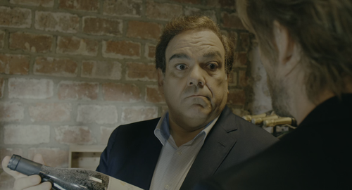 Alibi.com.2017.2160p.Pad HDR.UHD.BluRay.AAC.x265 10bit HDSPad.mp4 20220622 133633.446.png