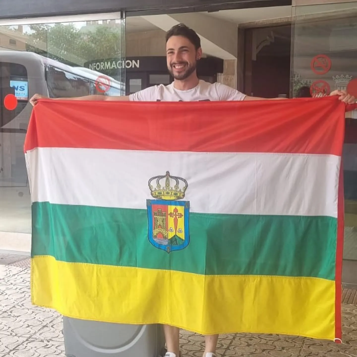 murcia vence mr international spain 2022. - Página 9 HMyL8b