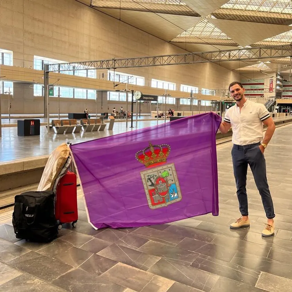 murcia vence mr international spain 2022. - Página 9 HMyXnI