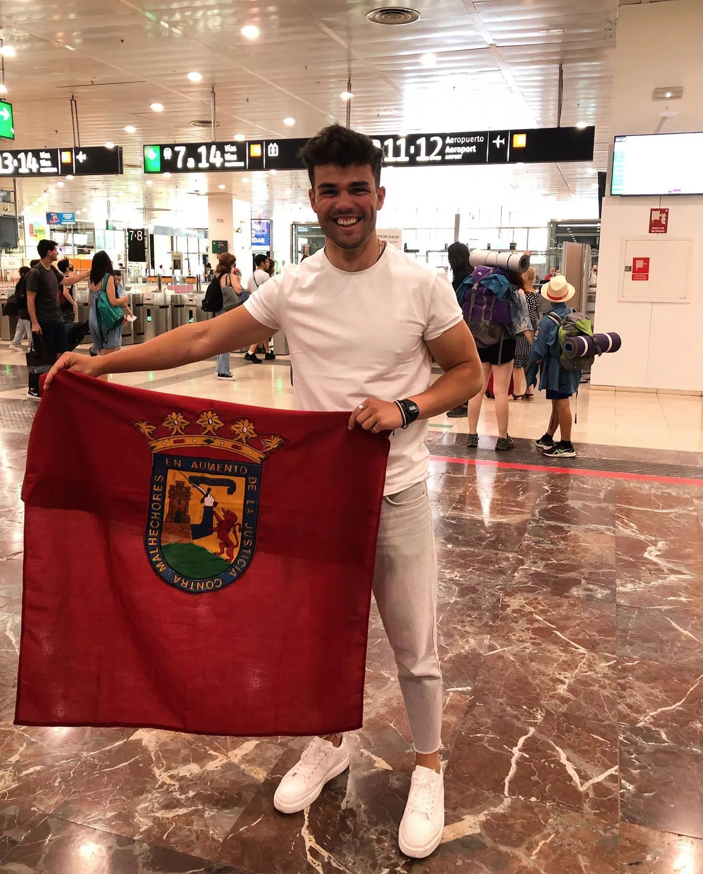 murcia vence mr international spain 2022. - Página 9 HMyoYb