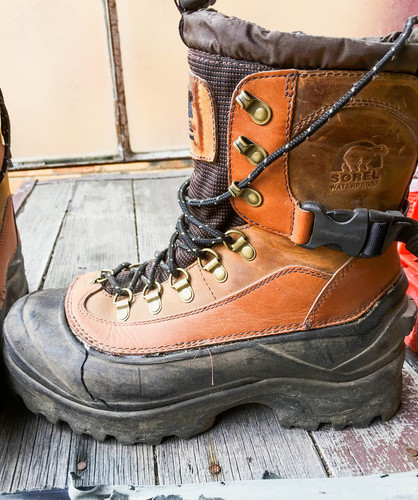 sorel men's conquest boots falling apart.jpg
