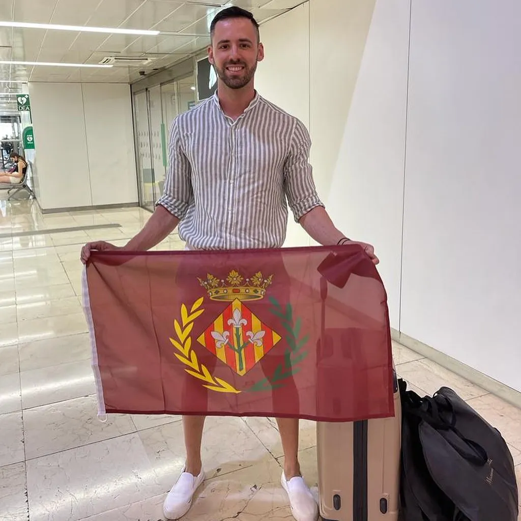 murcia vence mr international spain 2022. - Página 10 HV9yb4