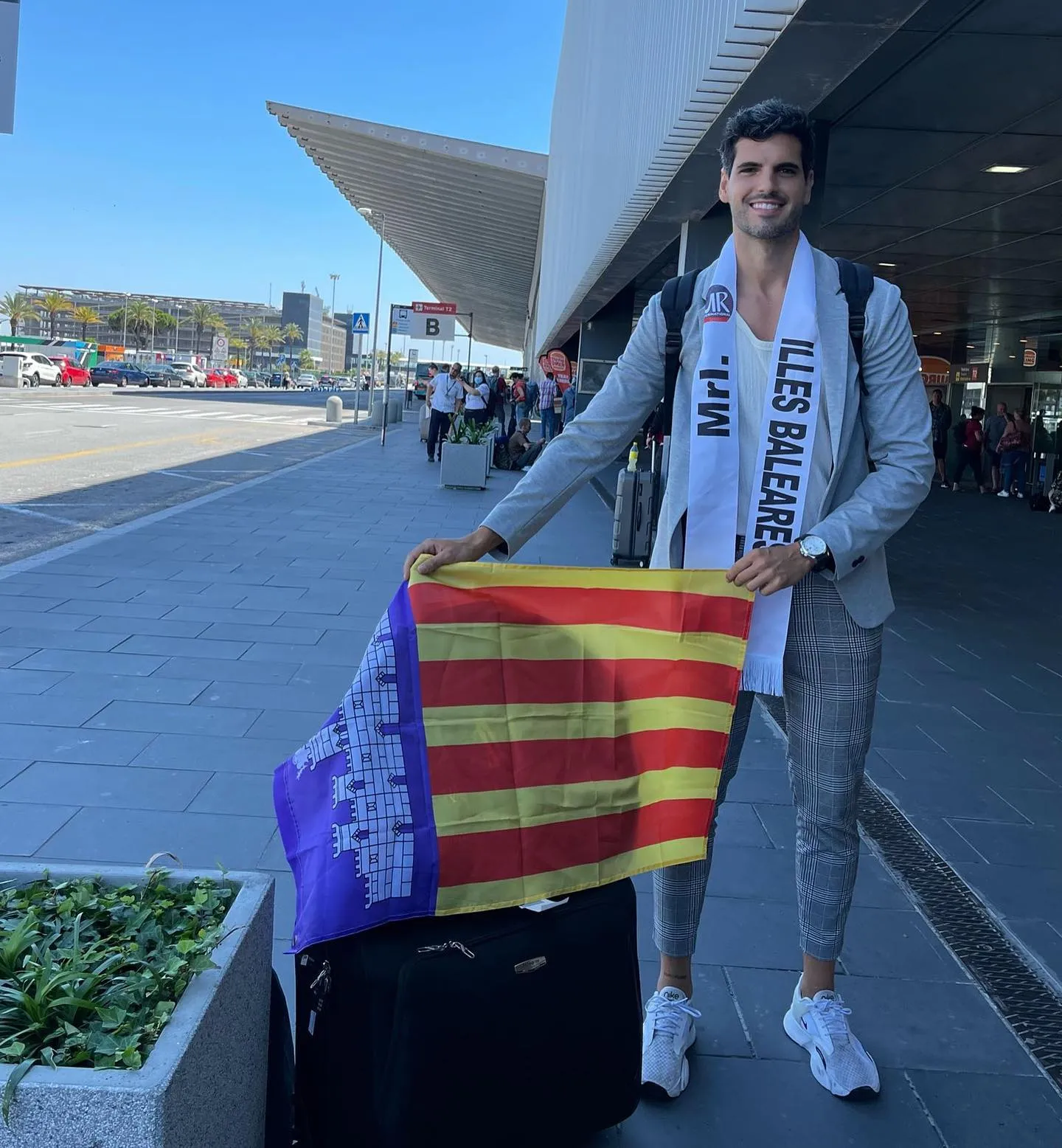 murcia vence mr international spain 2022. - Página 10 HVHwkG