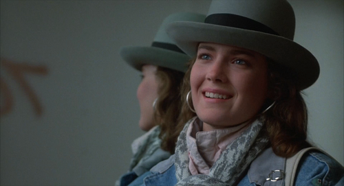 Poltergeist III (1988).mkv 000600.485.png