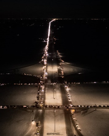 Fredom Convoy jan 25 hwy 12 looking west to wpg.jpg