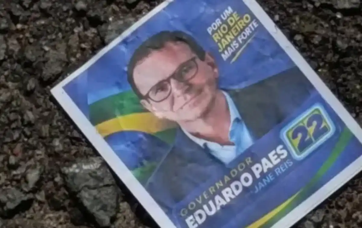 Distribuição de santinhos falsos causa confusão entre eleitores de Eduardo Paes no Rio