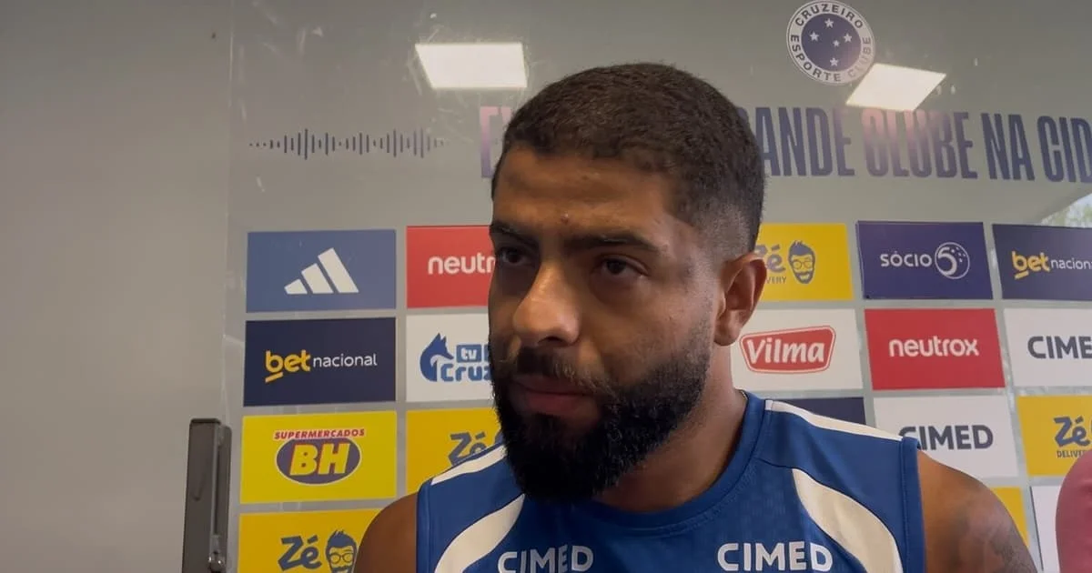 João Marcelo vê Data FIFA como momento crucial para a recuperação mental do Cruzeiro e busca por melhorias defensivas
