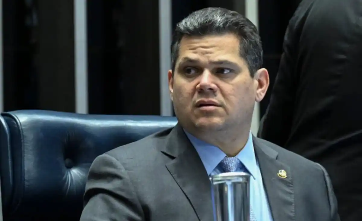 Fim da escala 6x1 continua em pauta no Senado, mas bolsonaristas tentam barrar vitória dos trabalhadores