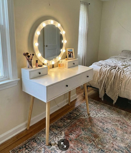Small makeup desk with smart storage drawers.1