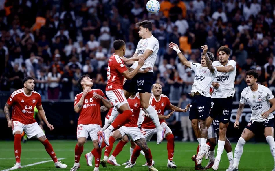 Corinthians retoma campeonato contra Internacional e Palmeiras sob pressão