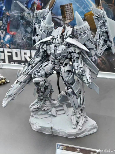 Wonderfest Shangai 2026 Way Studios Transformers Statues 01b (1).jpg