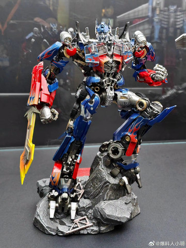 Wonderfest Shangai 2026 Way Studios Transformers Statues 06c.jpg