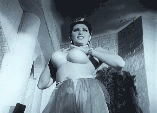 Monique Deveraux Casbar 1.gif