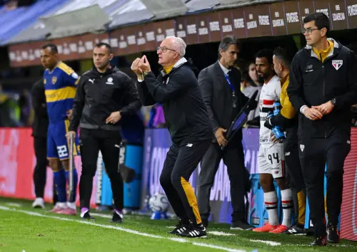 Conmebol multa São Paulo e Dorival Júnior em R$ 498 mil por atraso