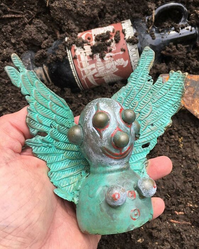 Meet archaeological sculptures inspired by pop culture by Joshua Goode 64c7a97a07201 700.jpg