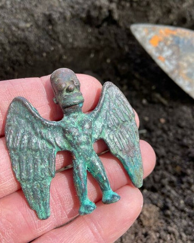 Meet archaeological sculptures inspired by pop culture by Joshua Goode 64c7a92d89696 700.jpg