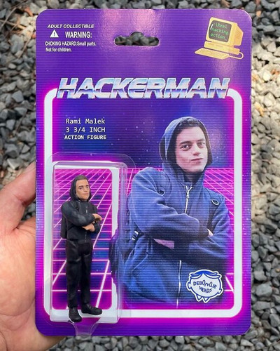 Artist creates pop culture dolls and you will surely want a 73 Pics 641ad031e1a2f 700.jpg