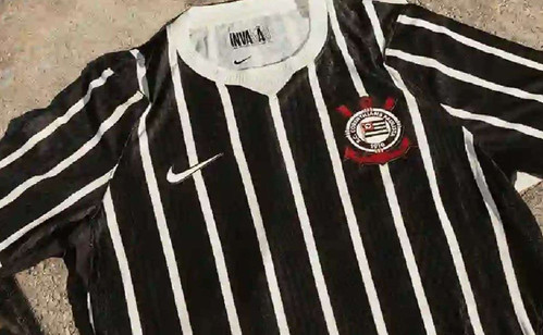 Corinthians busca estreitar a distância para Flamengo em vendas de camisas