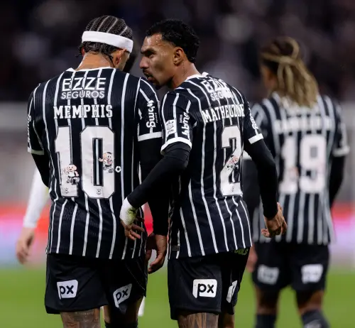Corinthians se prepara para semana decisiva com Libertadores e duelo contra o Flamengo