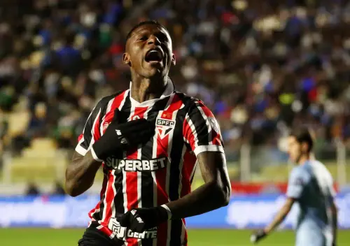 Arboleda tenta reconquistar a torcida após polêmicas no início do ano