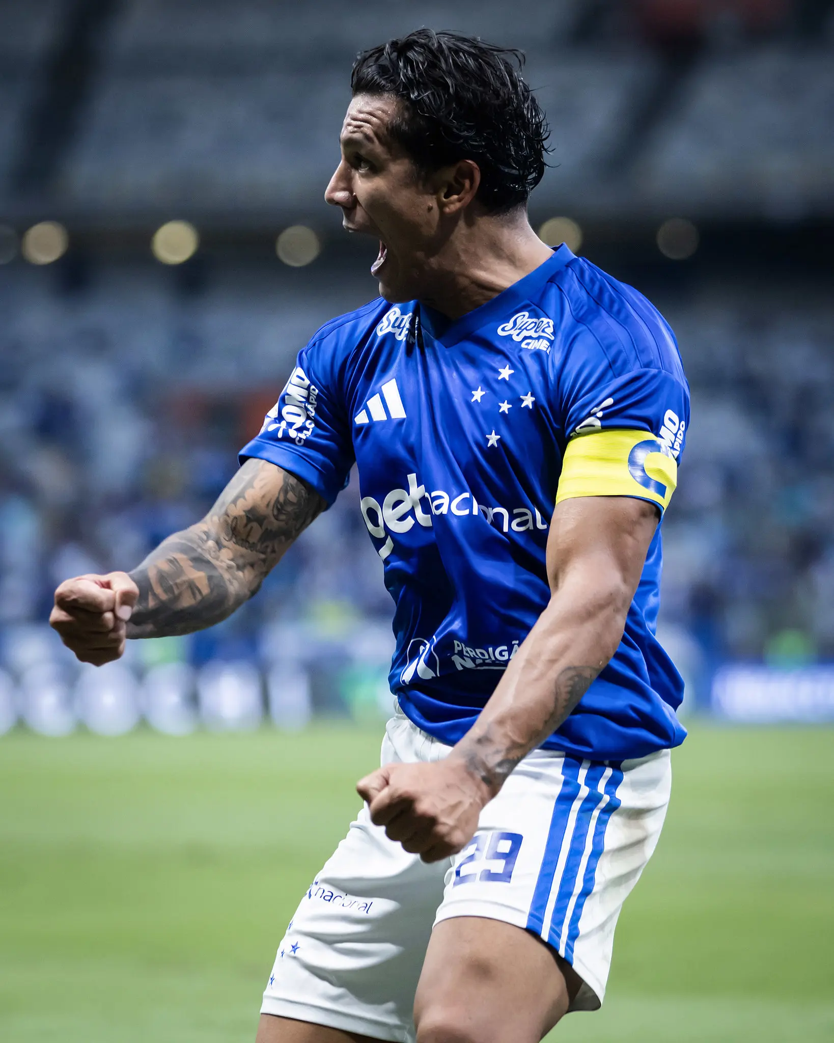 Cruzeiro interrompe invencibilidade do Athletico-PR e se aproxima do G5 com vitória expressiva