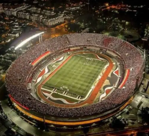 NINGUÉM SEGURA EM CASA? São Paulo dispara no Morumbis e alcança melhor marca em 14 anos