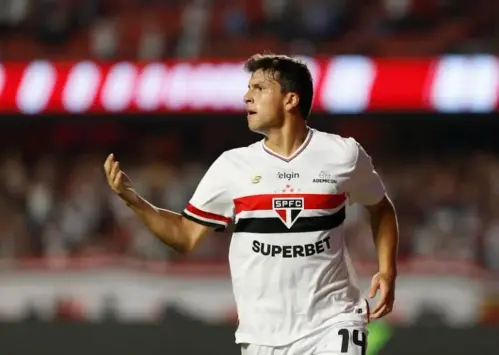 OLHO NELE! Tapia marca golaço após ser emprestado pelo São Paulo