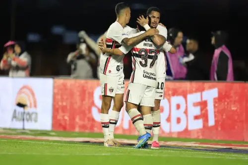 Noite de decisões: Boca Juniors e São Paulo duelam nas quartas da Sul-Americana na Bombonera