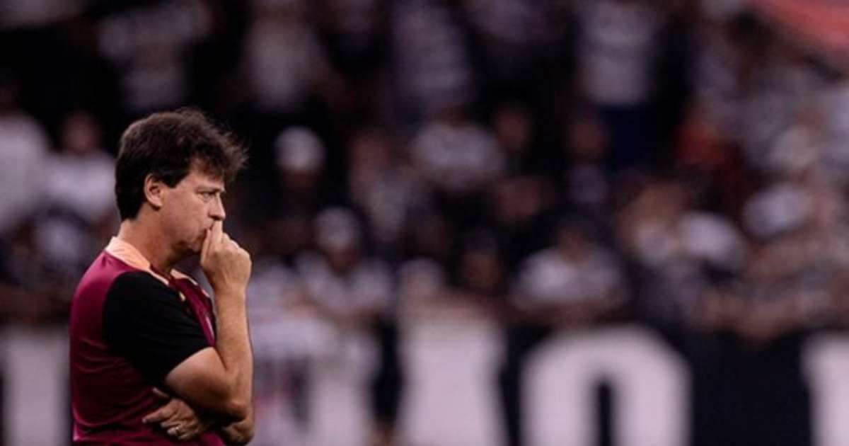 Quarta derrota consecutiva expõe crise do Corinthians e pressão sobre elenco aumenta