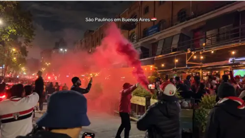 BUENOS AIRES É TRICOLOR! Torcida do São Paulo toma bar e faz festa antes de encarar o Boca