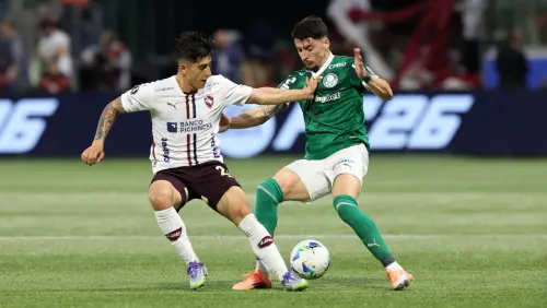 Palmeiras e LDU reeditam duelo equilibrado na busca por vaga nas semifinais da Libertadores