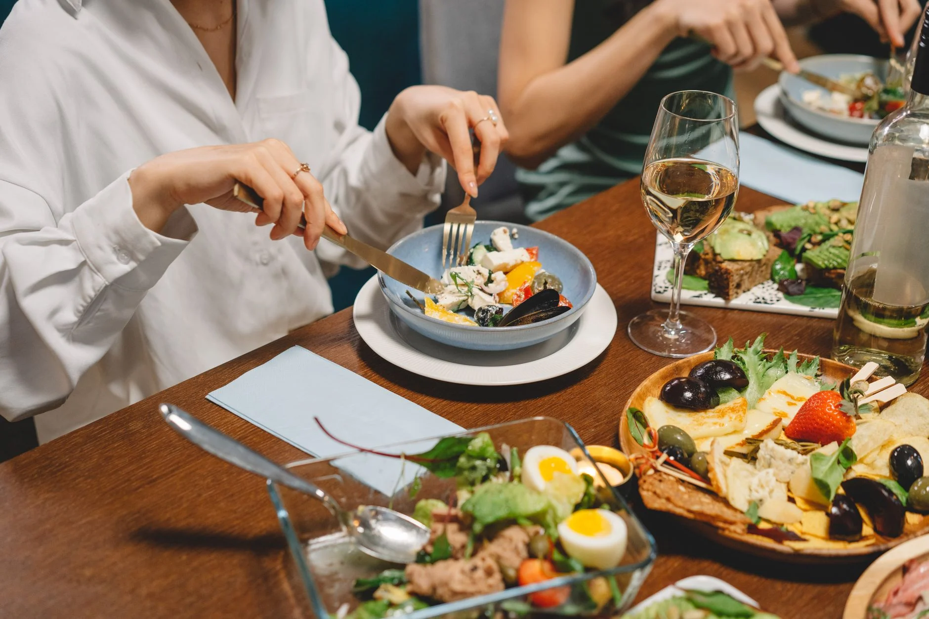 Mindful Eating Lessons from the Greek Taverna Mindful Eating Lessons from the Greek Taverna