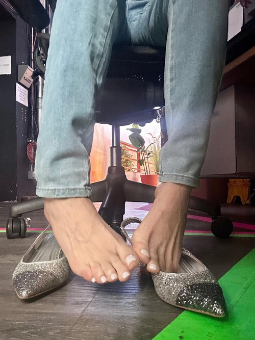 hsn pre show feet v0 n5r7gwiz9p2e1