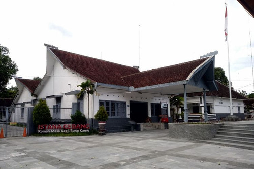 istana gebang.jpg