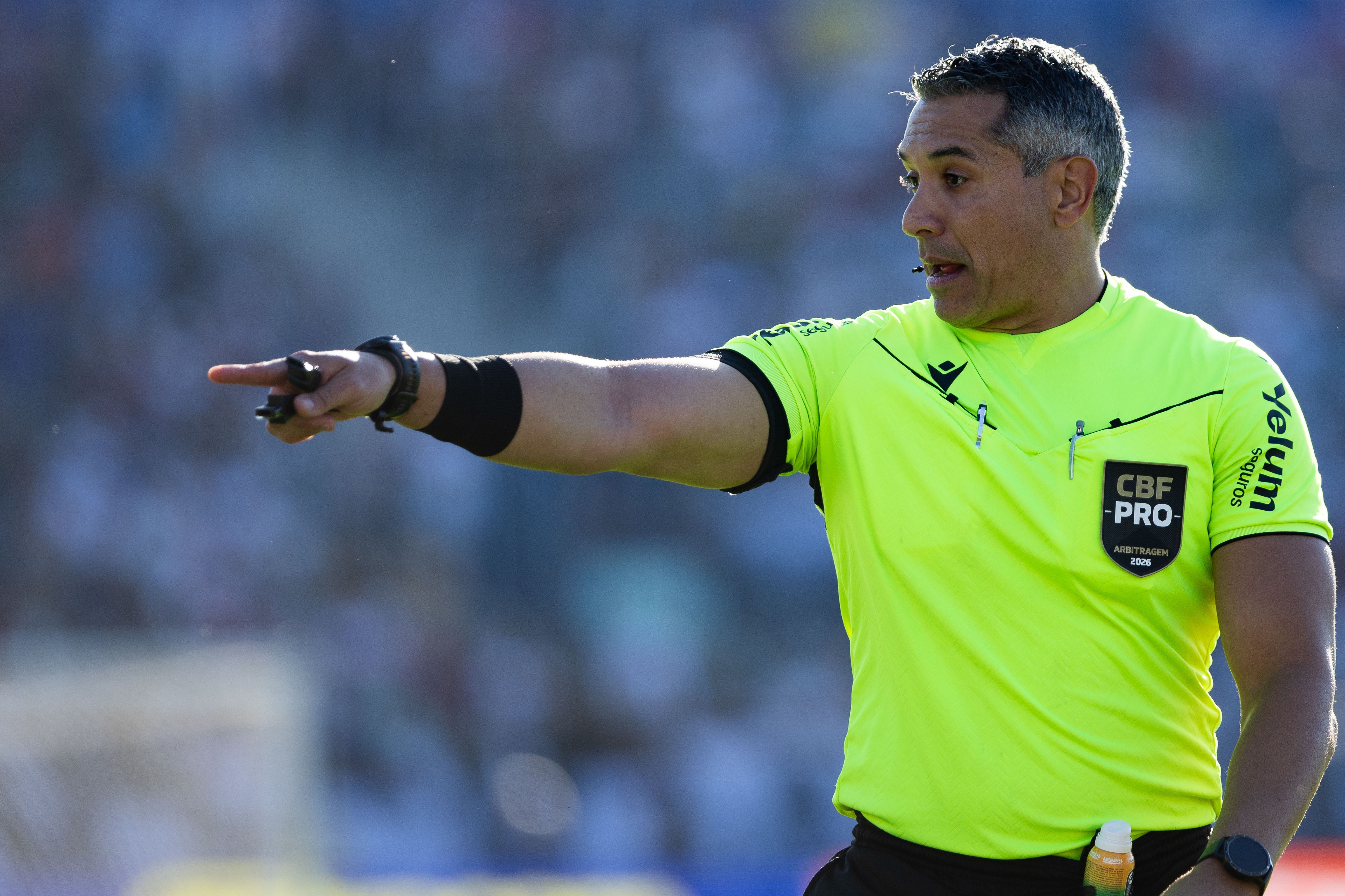POLÊMICA DE ARBITRAGEM! Juiz errou? Grêmio pressiona CBF após arbitragem polêmica em derrota